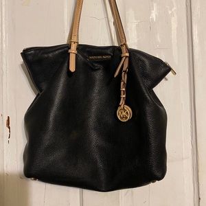 Micheal Kors purse